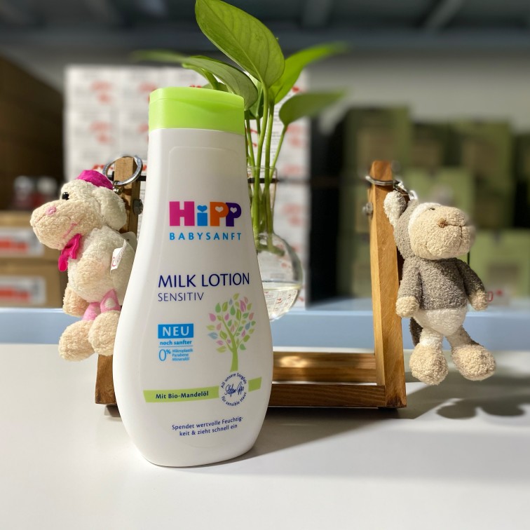 新批次德国HIPP喜宝儿童新生儿杏仁油身体润肤乳滋润儿童护肤新生