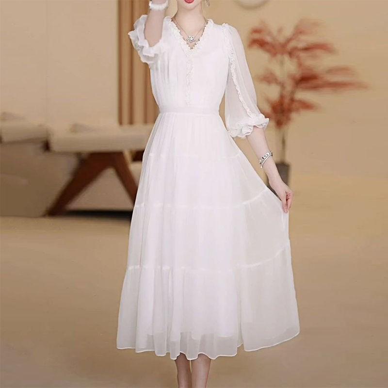 白色连衣裙2024春季新款修身显瘦高级感裙子女过膝中长款雪纺裙子