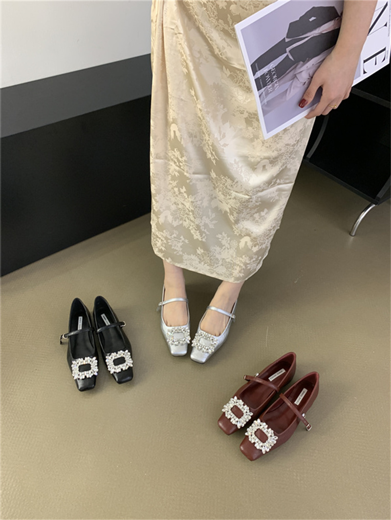 法式高级感水钻扣低跟单鞋女春夏新款韩版方头一字扣带玛丽珍鞋子