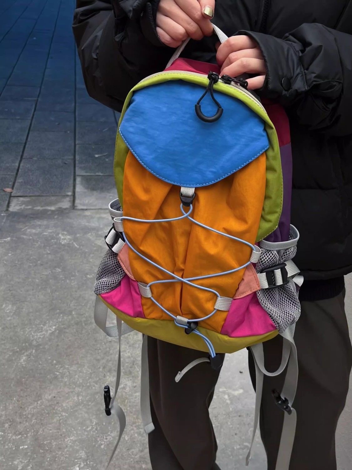 小众设计彩虹撞色背包户外休闲徒步包男多功能旅行双肩包骑行包女