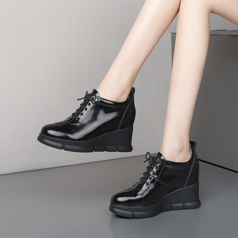 9CM坡跟高跟单鞋春季新款增高小皮鞋黑色漆皮休闲鞋高品质松糕鞋