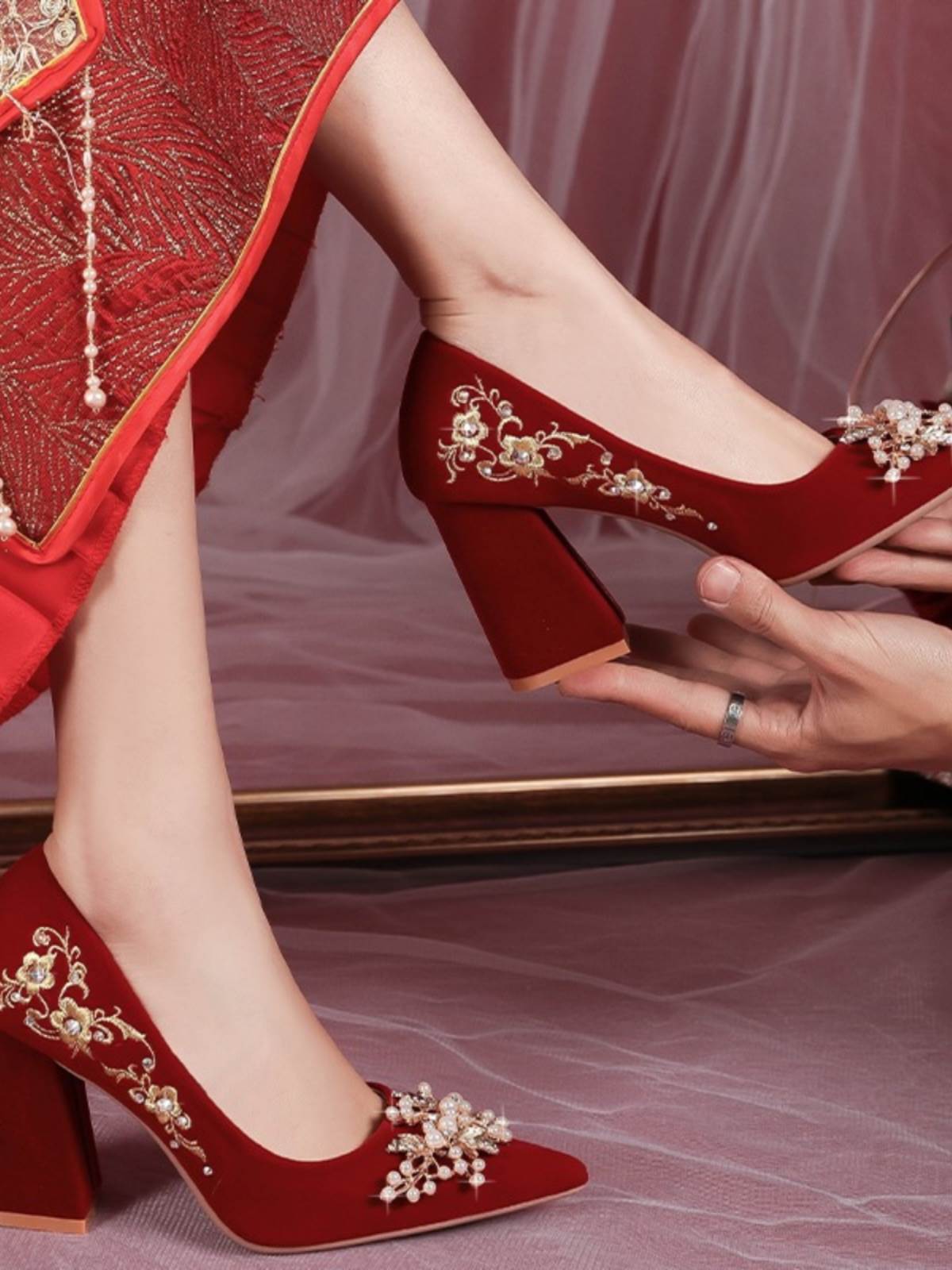 结婚鞋红色春秋2023新款粗跟秀禾婚纱中式两穿高级优雅舒适不累脚