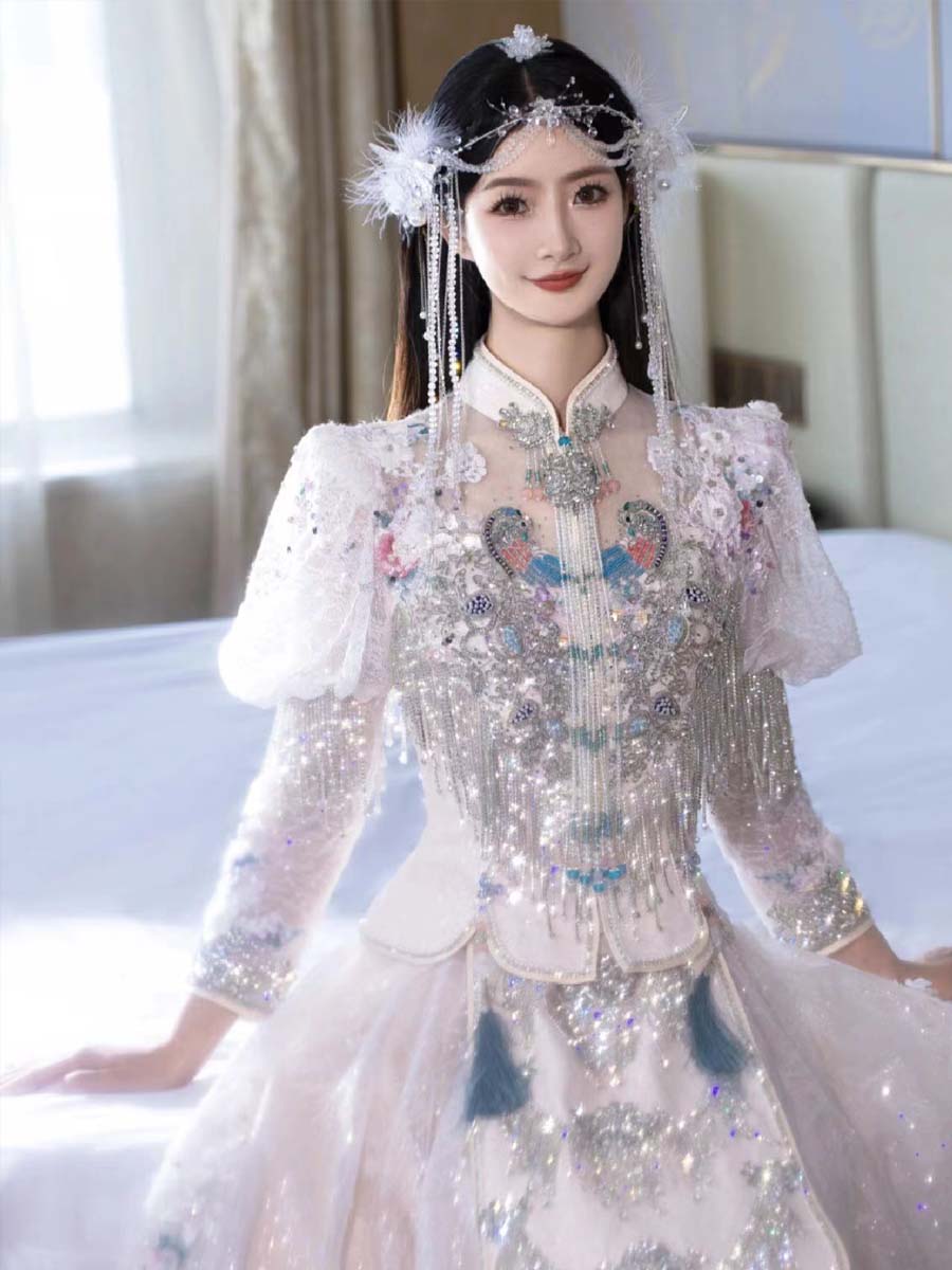 新中式高端秀禾服新款2023高定花样年华中式银白色新娘结婚龙凤褂
