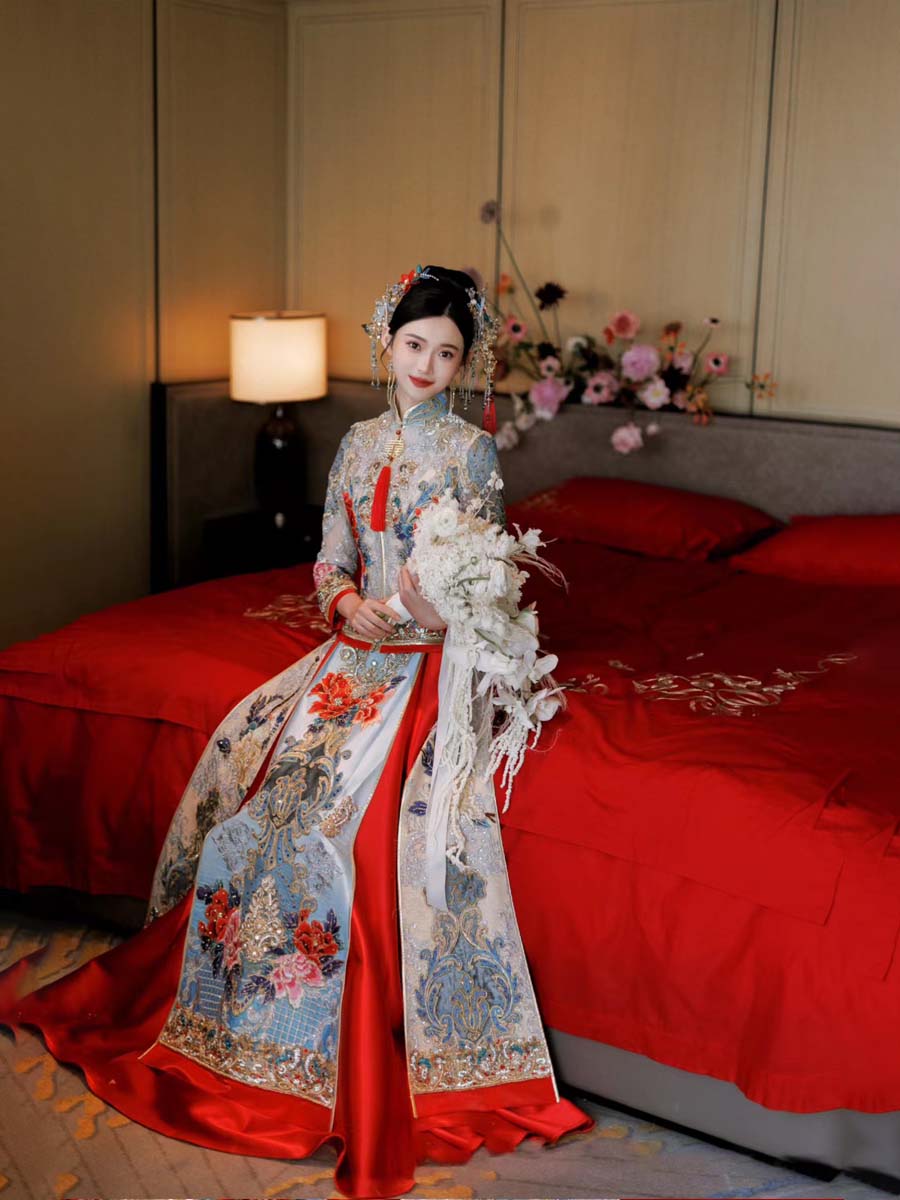 蓝色玫瑰高端新娘秀禾服2023新款结婚奢华马来服中式婚服龙凤褂女