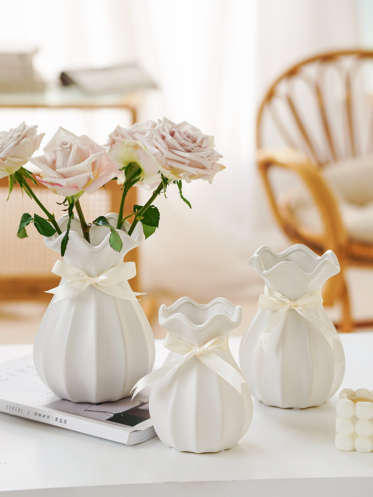 现代简约花边陶瓷花瓶水养北欧创意家居客厅餐桌干花插花装饰摆件